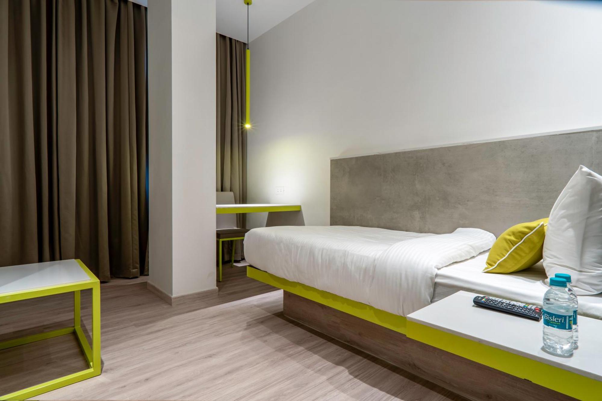 Hotel Le Roi Express Karol Bagh เดลี ภายนอก รูปภาพ