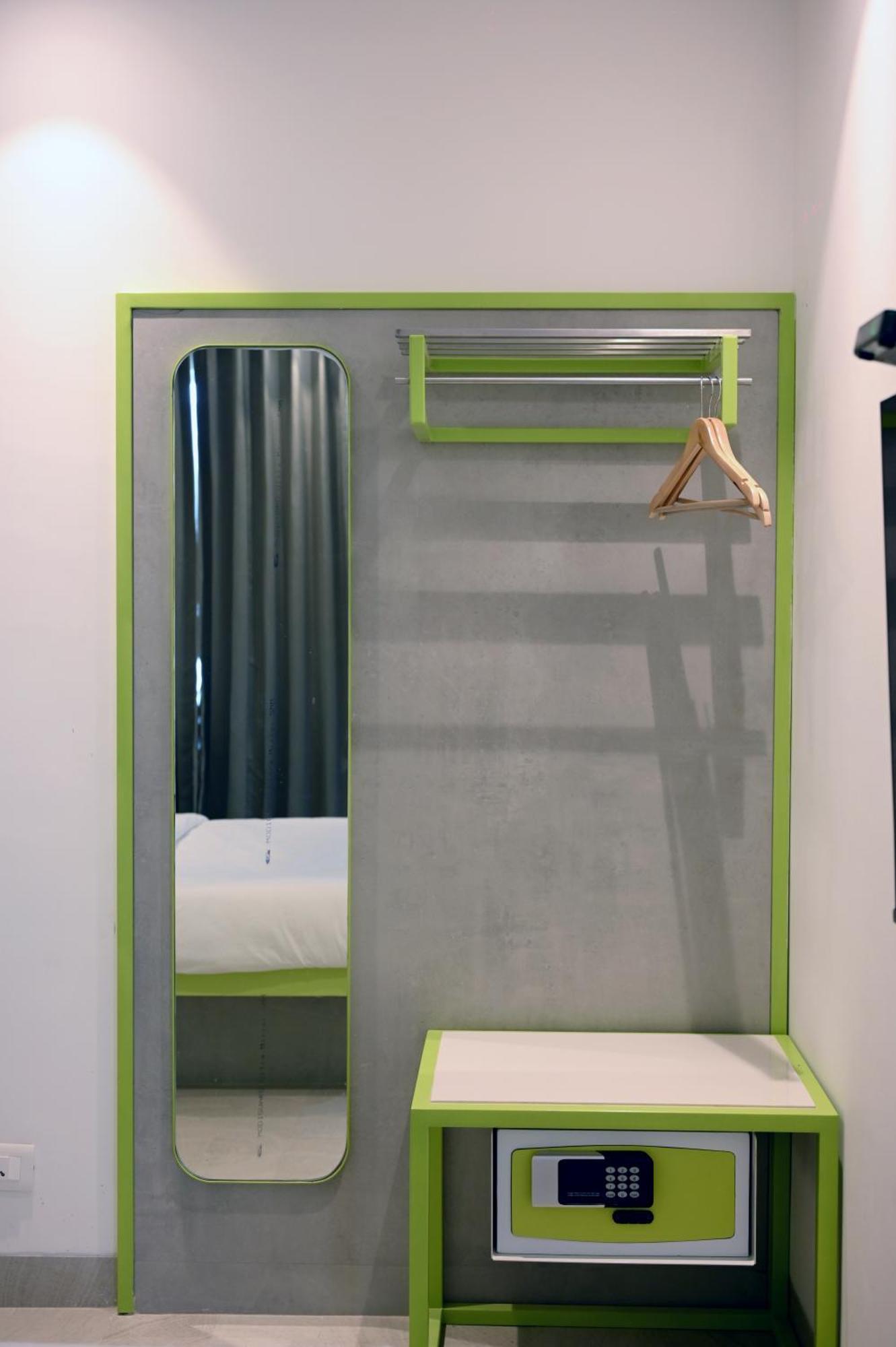 Hotel Le Roi Express Karol Bagh เดลี ภายนอก รูปภาพ