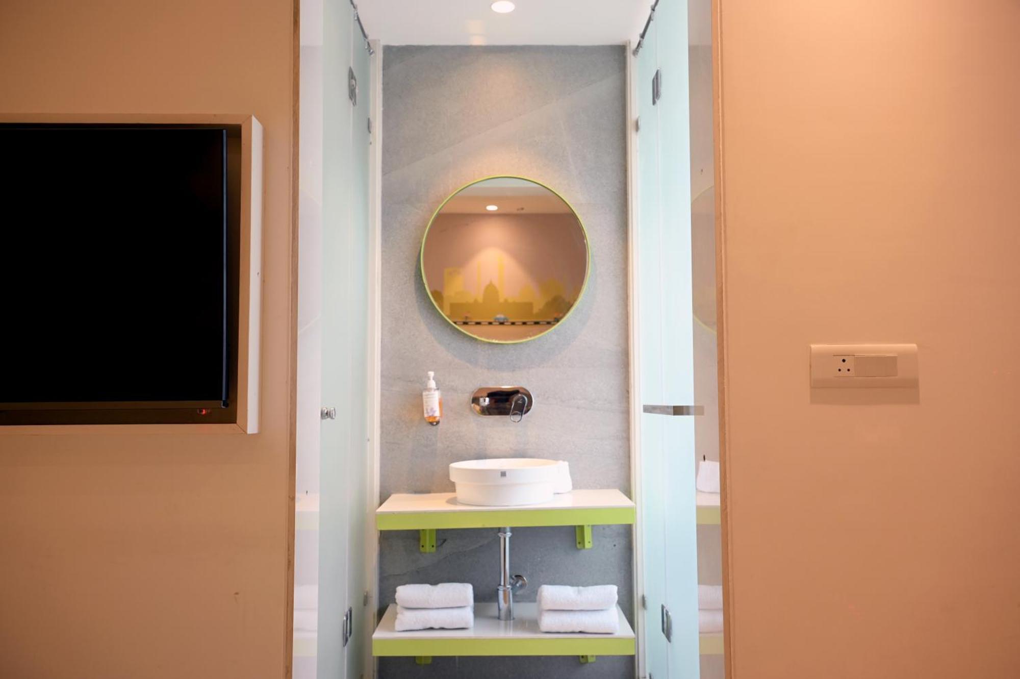 Hotel Le Roi Express Karol Bagh เดลี ภายนอก รูปภาพ