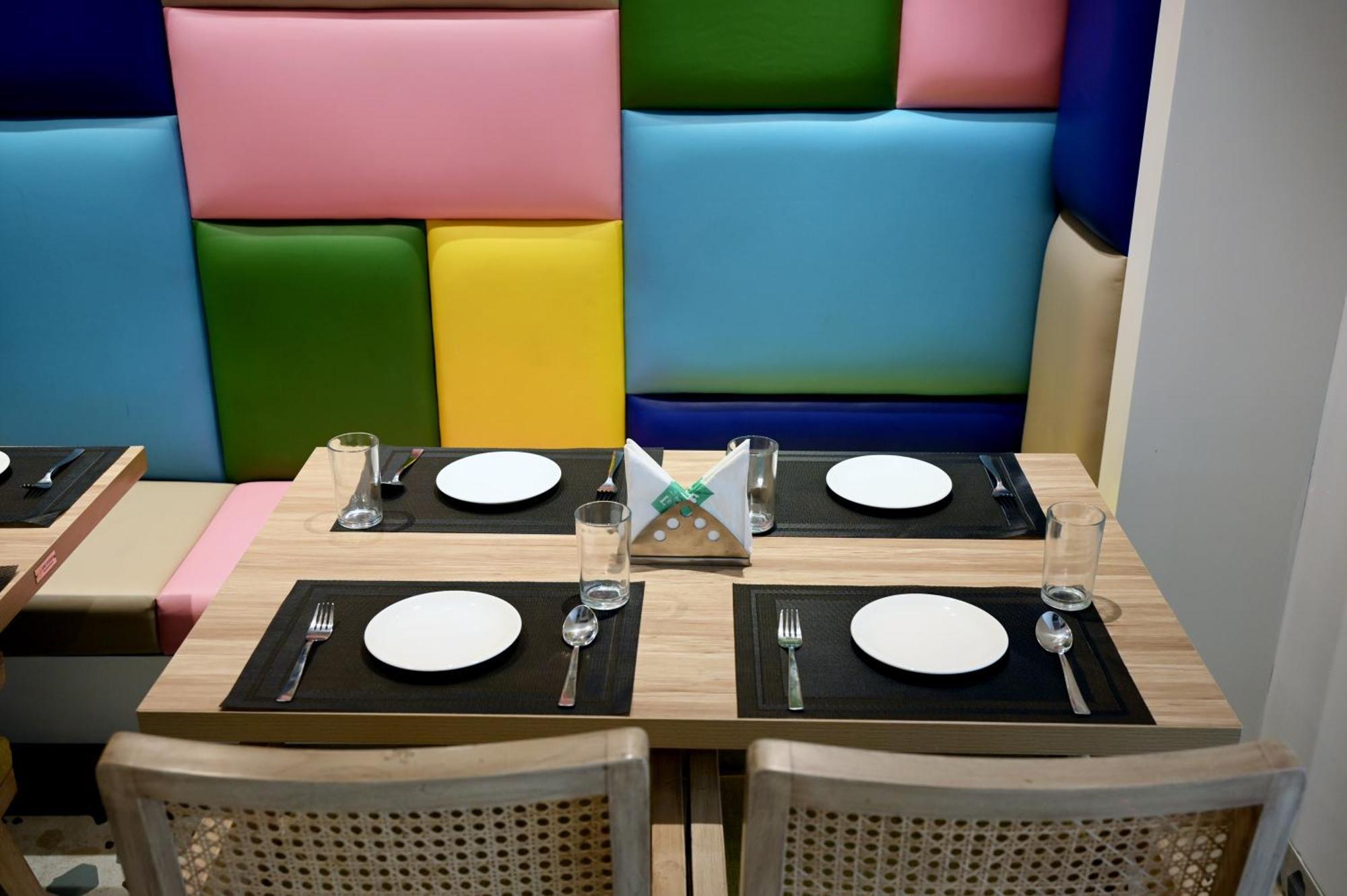 Hotel Le Roi Express Karol Bagh เดลี ภายนอก รูปภาพ